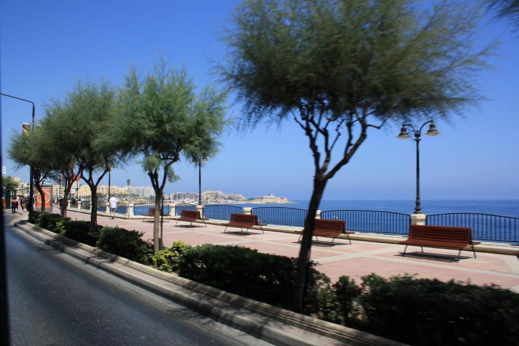 Super Luxury Apartment In Tigne Point, Amazing Sea Views Sliema Luaran gambar